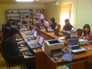 Students work on creating a blog at a workshop at Baku Journalism School.